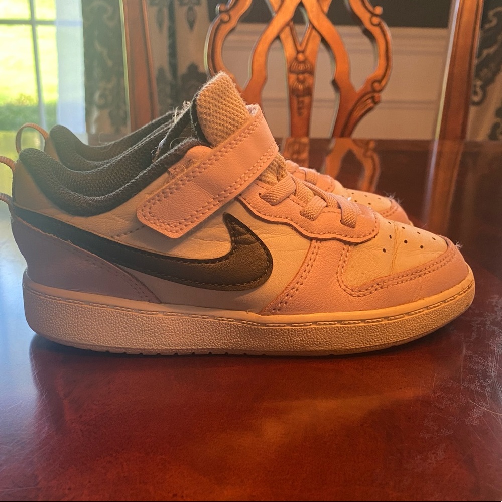 Low Nike Air Force 1’s